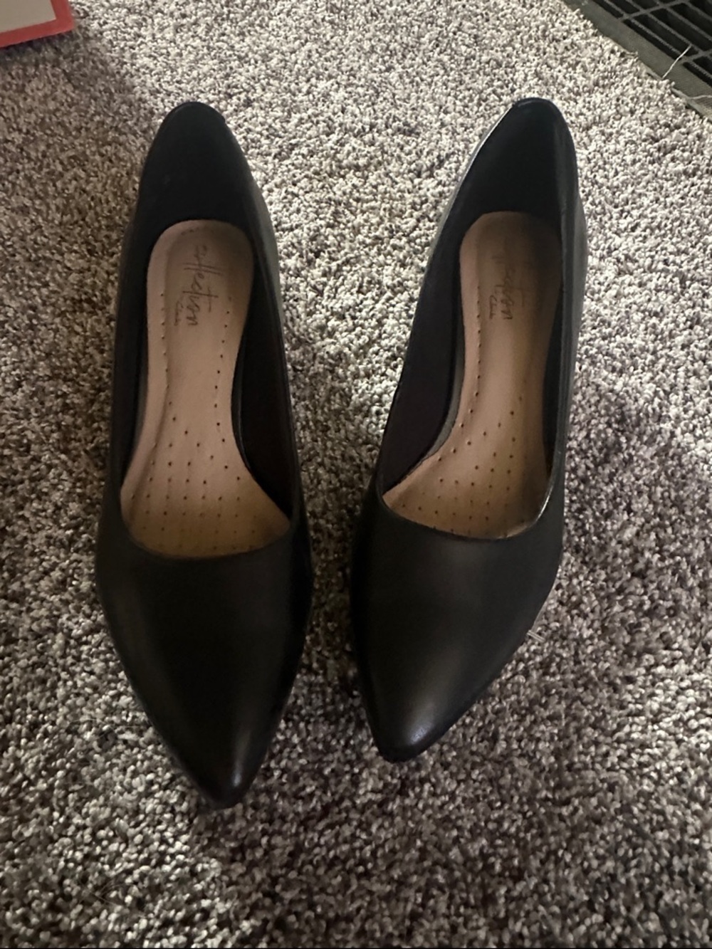 Clarks Black Pointed-Toe Women's Pumps